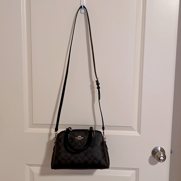 Coach mini carry all brand new - Picture 7 of 7